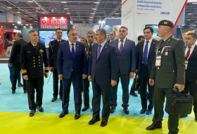  Le ministre azerbaïdjanais de la Défense assiste à la cérémonie d'ouverture du salon 'SAHA EXPO' - PHOTOS