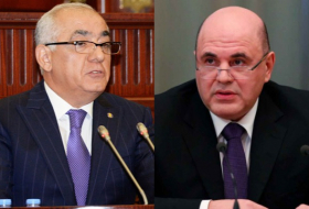  Les Premiers ministres azerbaïdjanais et russe s'entretiennent au téléphone 