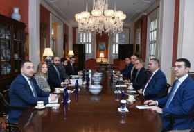  Les ministres des Affaires étrangères d'Azerbaïdjan et d'Arménie tiendront une autre réunion dans les prochaines semaines 
