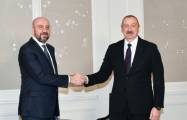   Ilham Aliyev informe Charles Michel de la situation sur la route Latchine-Khankendi  