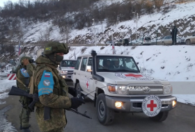 Les véhicules du CICR traversent librement la route Latchine-Khankendi