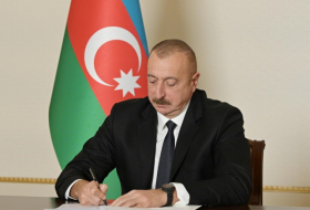   Le président Ilham Aliyev récompense les athlètes turques  
