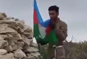   Le drapeau azerbaïdjanais hissé à Khodjaly -   VIDEO    