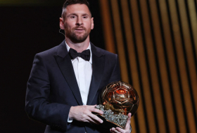   Football : Messi remporte le Ballon d'Or pour la huitième fois  