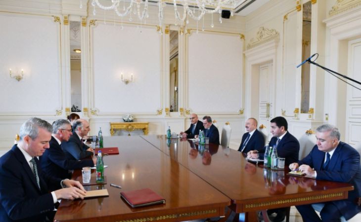   Le président Ilham Aliyev a reçu le sous-secrétaire d’État britannique Leo Docherty  