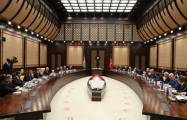  Les présidents azerbaïdjanais et turc tiennent une réunion élargie aux délégations 