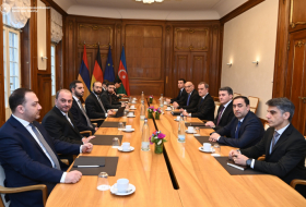  Début de la réunion des ministres des Affaires étrangères de l'Azerbaïdjan et de l'Arménie à Berlin - PHOTO