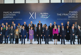  Le président Ilham Aliyev participe au 11e Forum global de Bakou - PHOTOS