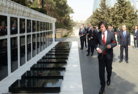 Le Premier ministre géorgien visite l’Allée des Martyrs et l’Allée d’Honneur à Bakou -   Photos  