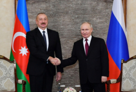  Le président Ilham Aliyev félicite Poutine pour sa victoire à l'élection présidentielle 