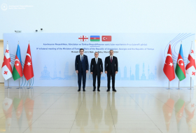  Bakou accueille une réunion tripartite des ministres des AE de l'Azerbaïdjan, de la Géorgie et de la Turkiye 