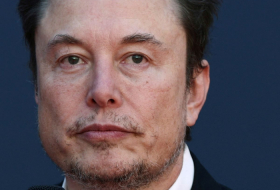 Elon Musk porte plainte contre OpenAI et son DG Sam Altman pour rupture de contrat
