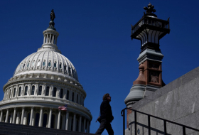 États-Unis : Le Congrès approuve un budget fédéral et évite un 