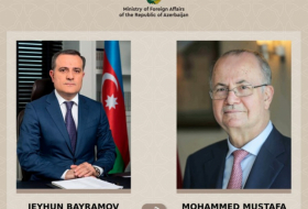  Djeyhoun Baïramov discute de Gaza avec le Premier ministre palestinien 