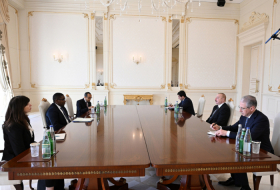  Le président Aliyev a reçu le conseiller spécial du Secrétaire général de l’ONU Selwin Charles Hart 