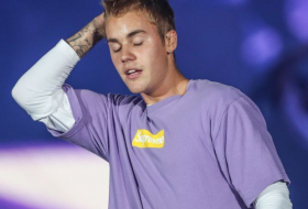 Justin Bieber, déculotté par des fans à Prague