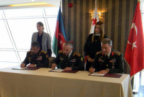 Les chefs des forces armées ont signé un document conjoint - PHOTOS