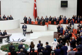 Le Parlement turc renouvelle le mandat permettant l'envoi de troupes en Irak et Syrie