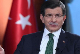 Davutoglu: La Turquie ne peut pas avancer sans une nouvelle Constitution