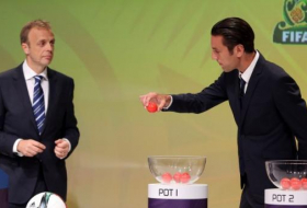 Blatter affirme que des tirages au sort ont été truqués en Europe