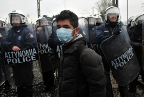 Migrants : la police macédonienne tire des gaz lacrymogènes à Idomeni