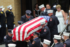 New York: Un pompier mort le 11 septembre 2001 a été enterré, 15 ans après