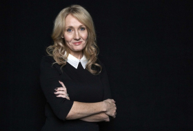 J.K. Rowling s`énerve contre la «bande de racistes» qui critiquent l`Hermione noire
