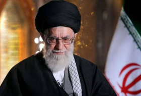 L'Iran ne capitulera jamais devant les Etats-Unis, dit Khamenei