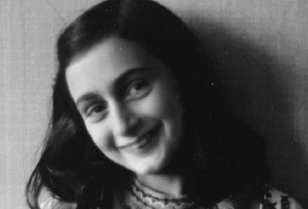 Un poème d`Anne Frank proposé aux enchères à 30 000 euros