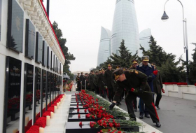 Les militaires rendent hommage à la mémoire des victimes du 20 Janvier