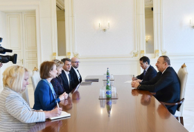 Ilham Aliyev rencontre la représentante commerciale du Premier ministre britannique