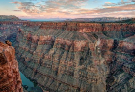 Un Australien essaye de prouver la réalité du Déluge biblique avec des pierres du Grand Canyon