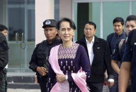 Crise des Rohingyas: première visite de Suu Kyi dans la zone du conflit