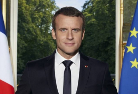Le portrait officiel de Macron fait délirer le web - PHOTOS