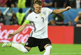 Football: l`Allemand Bastian Schweinsteiger prend sa retraite internationale