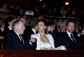 Bradley Cooper et Irina Shayk, Chics et amoureux à l`opéra Garnier