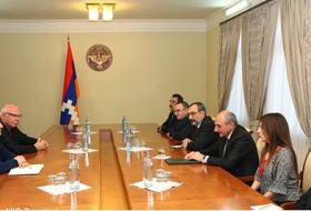 Un groupe de législateurs français visite illégalement le Karabakh  - Flash Info