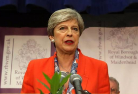 GB : Theresa May va chercher à former un nouveau gouvernement