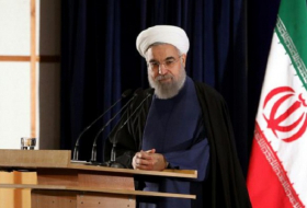 Le président iranien Rohani visite la France pour signer des contrats