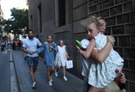 Les IMAGES tragiques de l’attentat à la voiture bélier à Barcelone