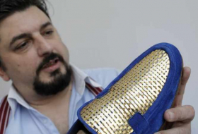 Un Italien veut vendre des chaussures en or