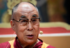 Le dalaï-lama dit vouloir rendre visite à Donald Trump