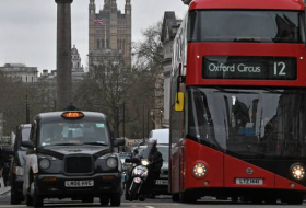 Londres : un bus à impériale s'encastre dans un magasin, plusieurs blessés
