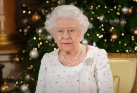 Pour Noël, la reine Elizabeth II rend hommage aux victimes des attentats