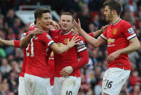 Manchester gagne à Liverpool grâce à un but de Rooney et assist de Fellaini
