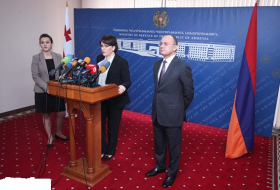 La Géorgie et l`Arménie signent un plan de coopération militaire pour 2016