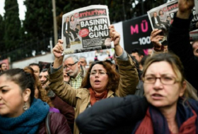 Turquie: un millier de manifestants à Istanbul contre l`incarcération de deux journalistes