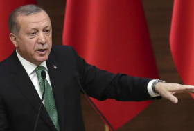 Turquie : 900 nouveaux limogeages, rattachement des services de renseignement à Erdogan