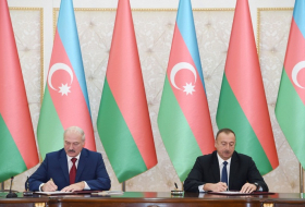 Des documents azerbaïdjano-Biélorussie signés