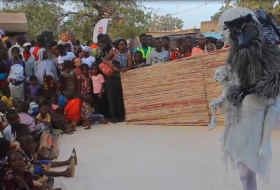 Burkina: La magie des spectacles de rue enchante les quartiers populaires